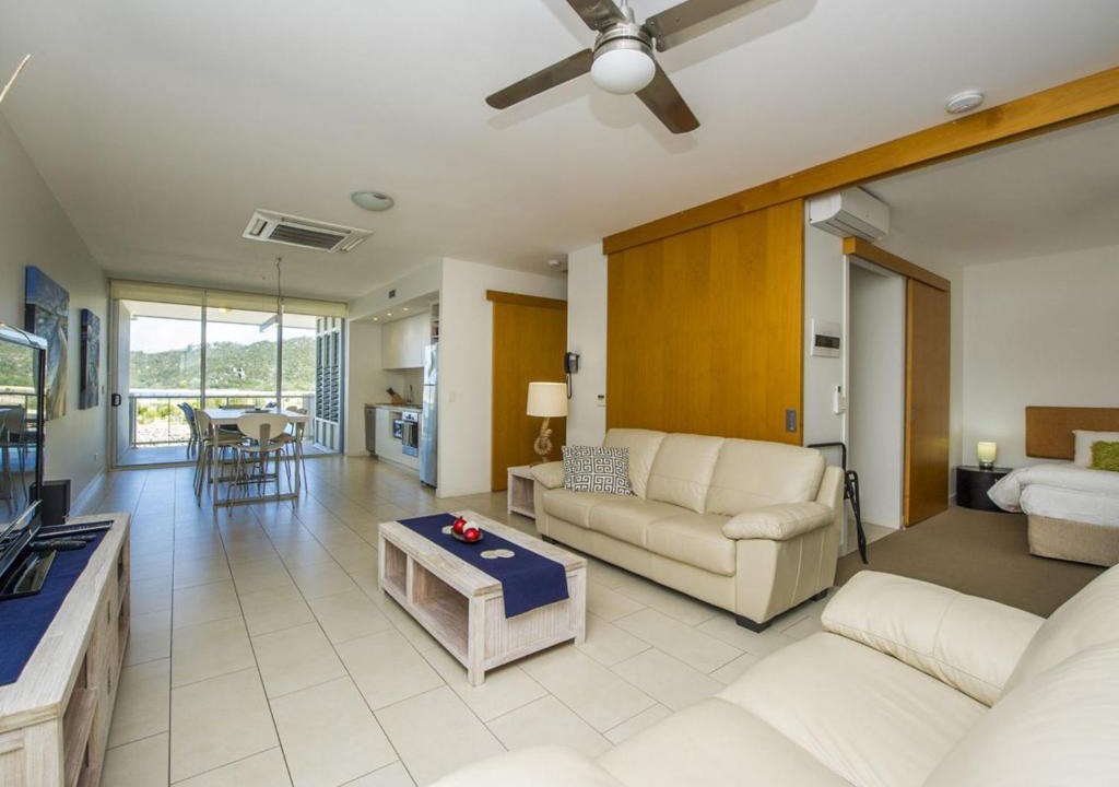 Nelly Bay Apartment | 1 Bright Point Apartment 1401