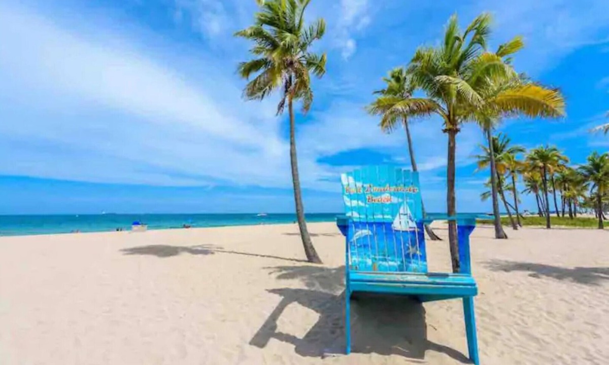 Harbordale Apartment | #1 - Centrally Located!