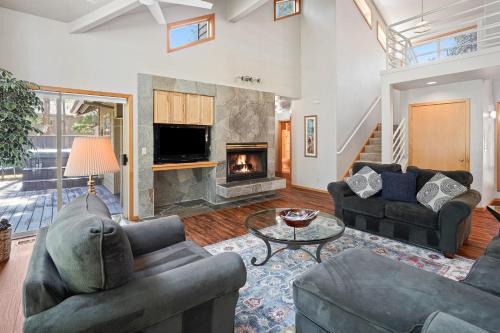 Sunriver House | 1 Colonial