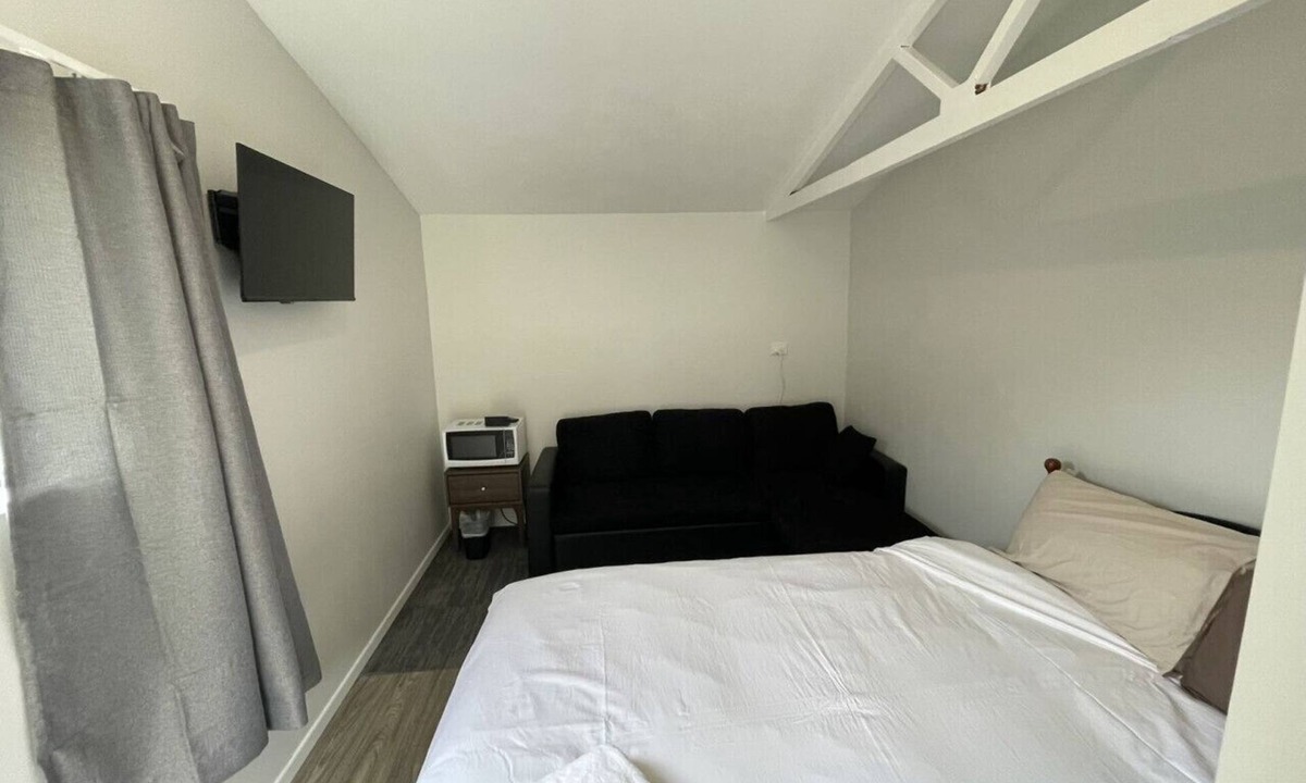 Rotorua Ski Chalet | 1 Double 1 Sofa Beds Garden Chalet 9C