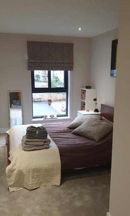 Chapeltown Bed & Breakfast | 1 double guest bedroom in my home North Leeds