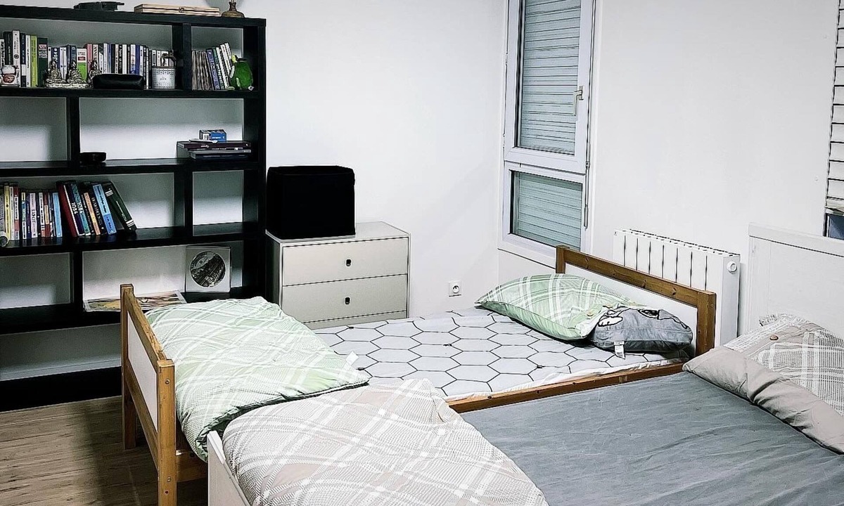 Noisy-le-Grand Apartment | 1 Familly Bedroom in Noisy-le-Grand 20' to Paris & Disneyland. Pet Friendly!