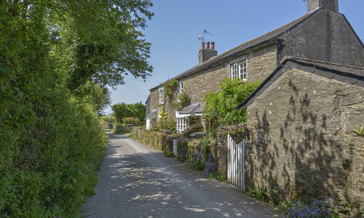 Burgh Island Cottage | 1 GABBERWELL COTTAGES, pet friendly in Kingston, Kingsbridge