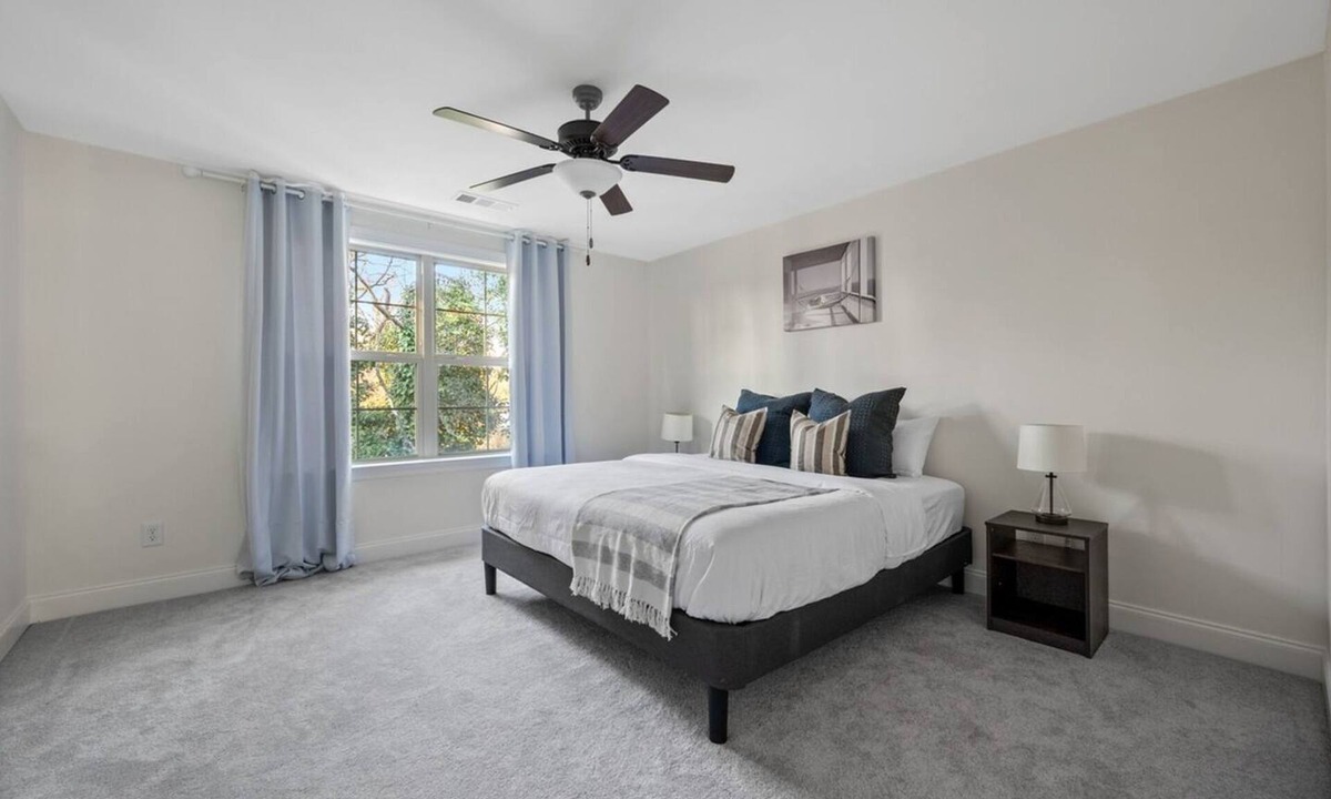 Lakewood Apartment | 1 King 2 Queens Garage Yard Washer Dryer