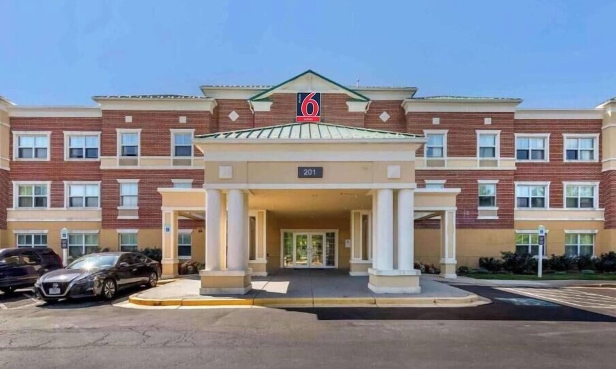 Gaithersburg Apartment | 1 King Bed | Non-Smoking, Kitchen