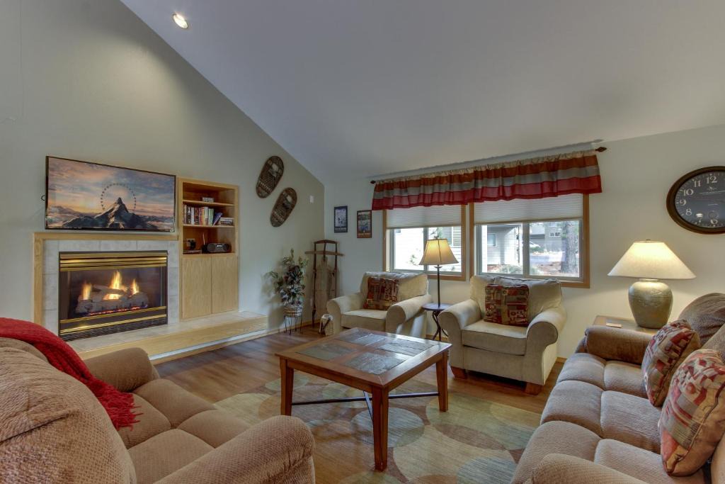 Overlook Park House | 1 Landrise