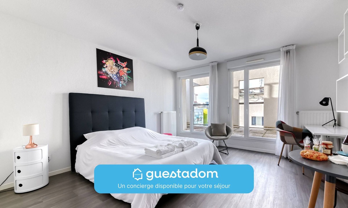 Les Poulettes Apartment | 1 - Le Bienvenu - Gratte-Ciel – Métro