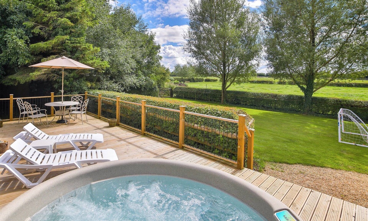 Radstock Cottage | 1 Luckington Stables-W8321