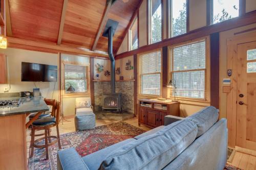Tahoma Apartment | < 1 Mi to Beach: Peaceful Studio w/Deck in Tahoma