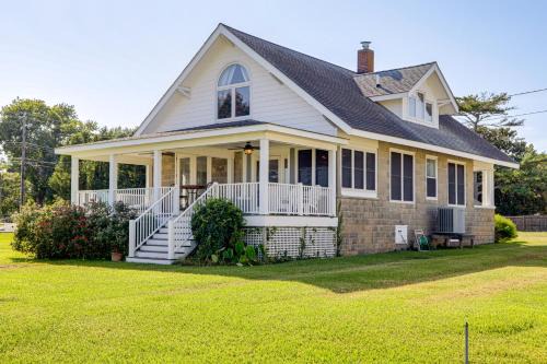 Willis Wharf House | < 1 Mi to Boat Ramp: Coastal Virginia Hideaway