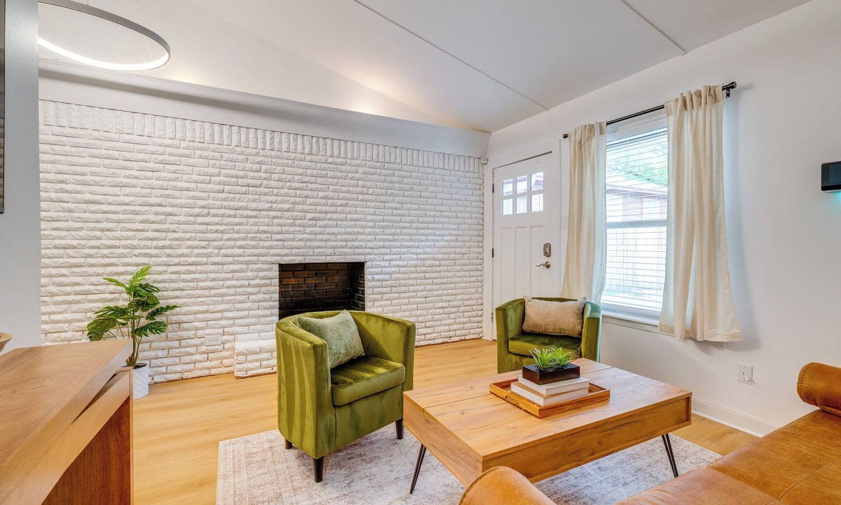 Hancock House | 1 Mi to Campus! Creekside Austin Home w/Game Room