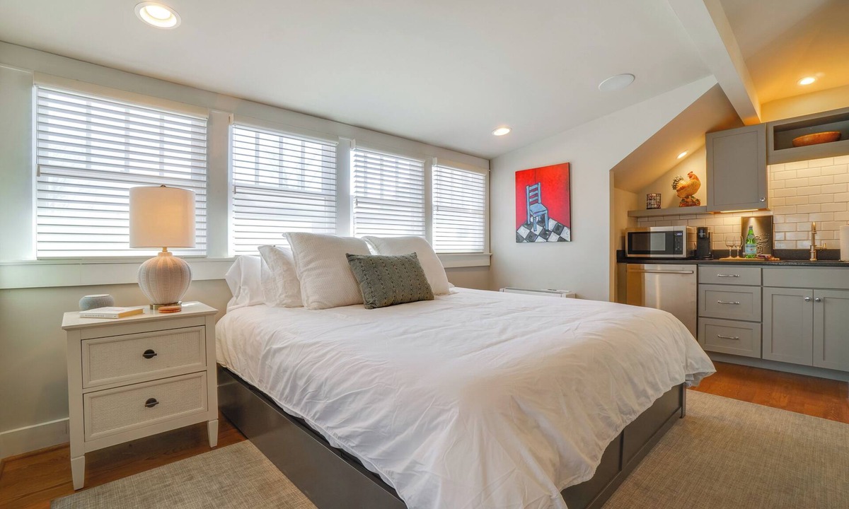 Richland Apartment | 1 Mi to Centennial Park, Couple's West End Retreat