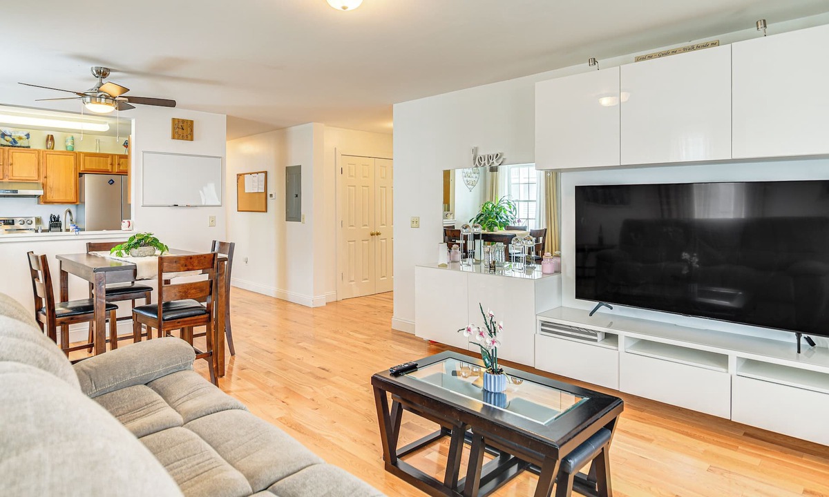 Worcester Condo | 1 Mi to Downtown & Palladium: Worcester Getaway!