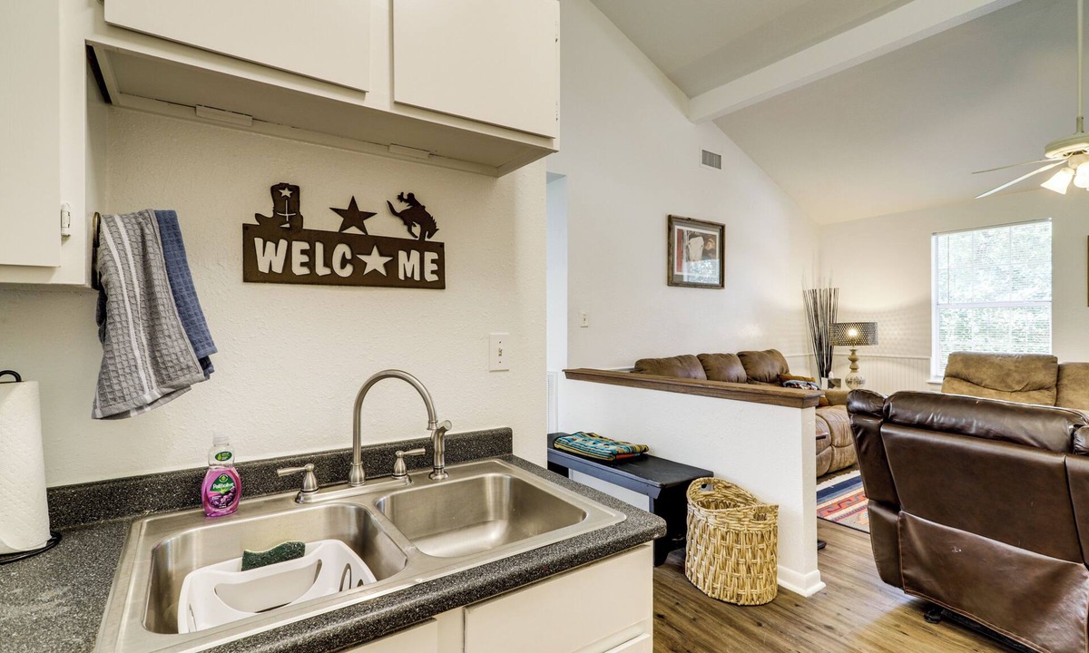 Brenham Apartment | 1 Mi to Downtown & Shopping: Quiet Brenham Home