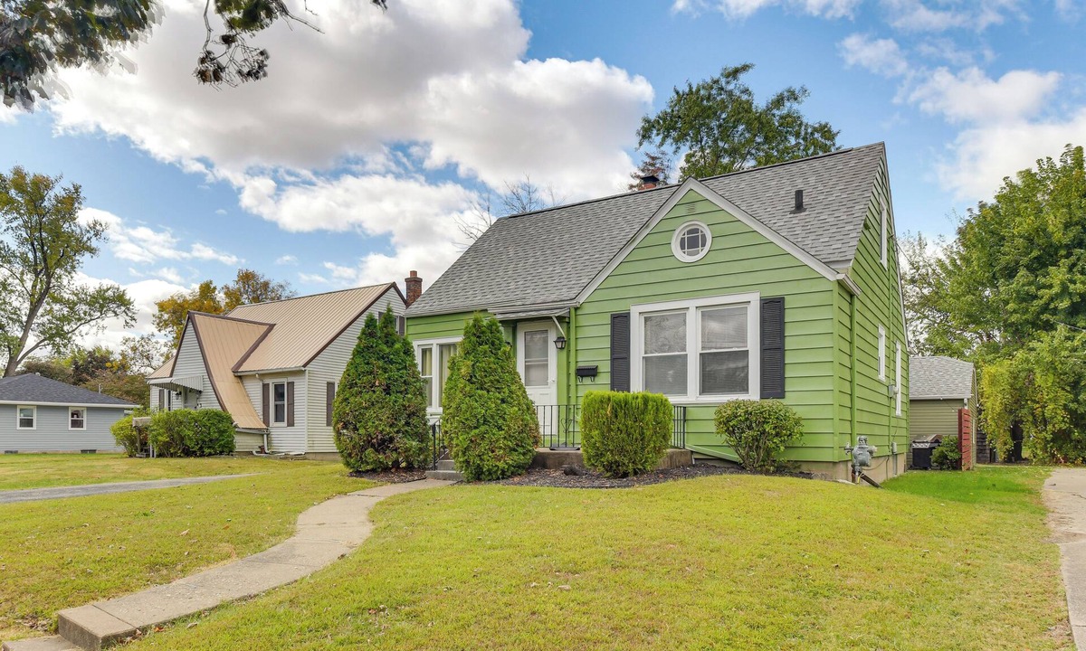 Burlington House | 1 Mi to Dtwn Burlington: Modern Home w/Yard!