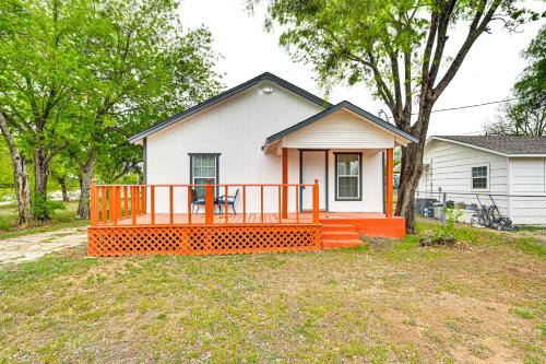 Brownwood House | 1 Mi to Dtwn: Family Home w/Porch in Brownwood