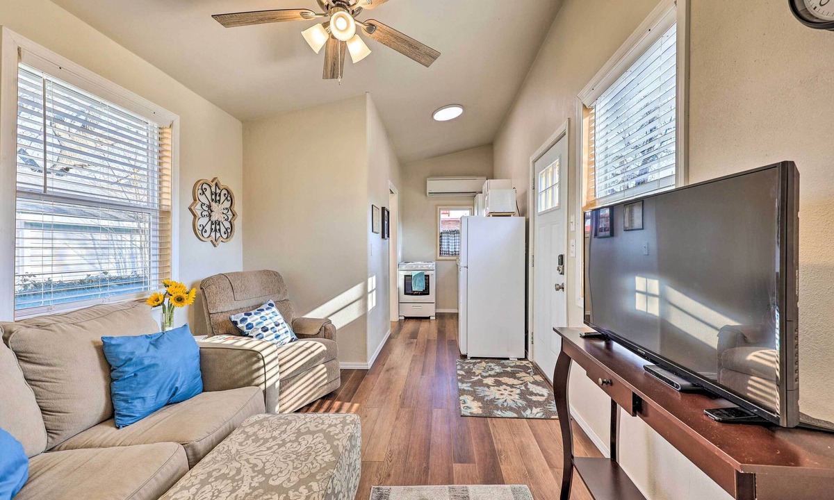 Rogers House | 1 Mi to Dtwn Rogers: Convenient Getaway w/Patio