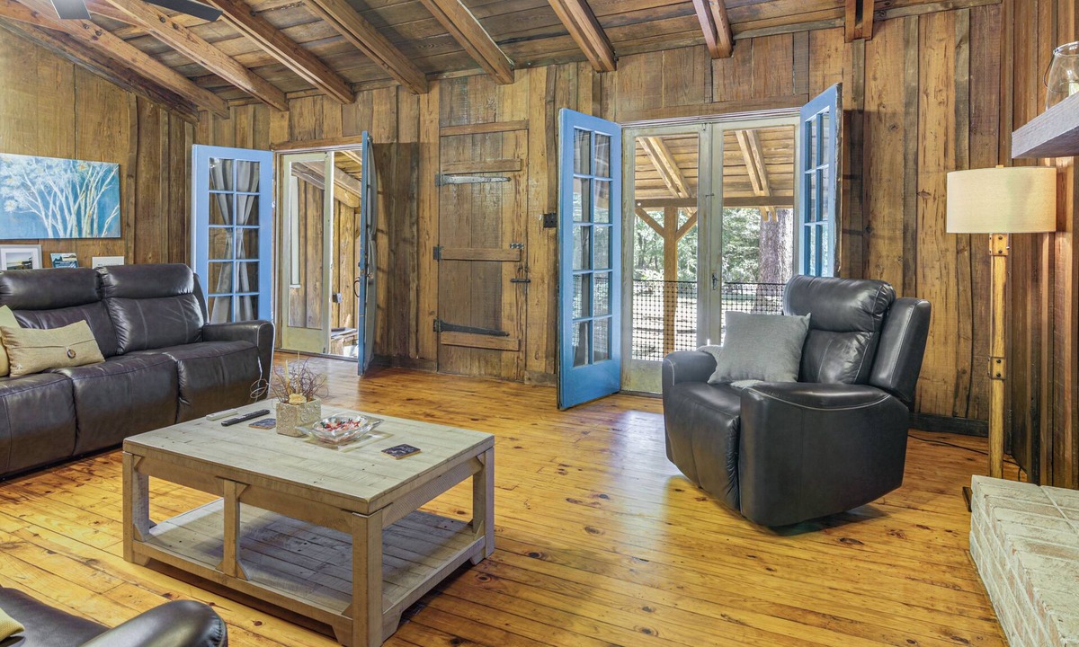Pope Cottage | 1 Mi to Enid Lake: Peaceful Pope Getaway