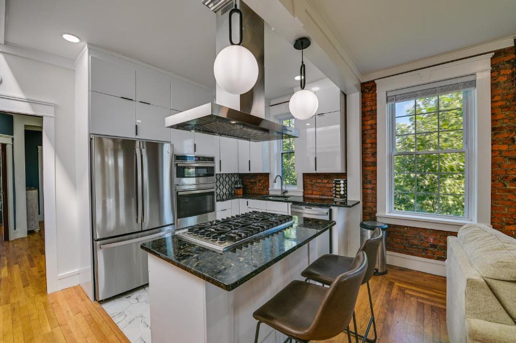 Cohoes Apartment | 1 Mi to Falls View Park: Convenient Cohoes Retreat