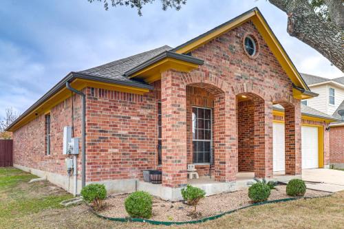 Pflugerville House | 1 Mi to Lake Pflugerville! Charming Family Home