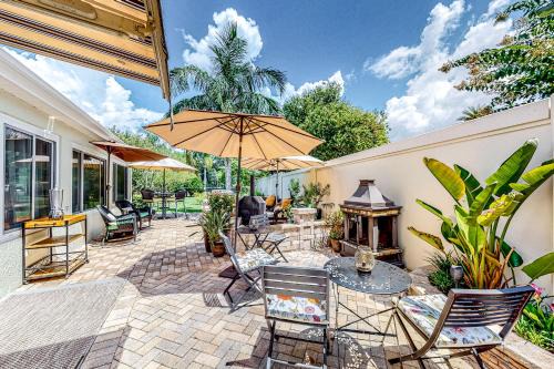 Virginia Trace House | 1 Mi to Lake Sumter! Family Retreat w/Large Patio