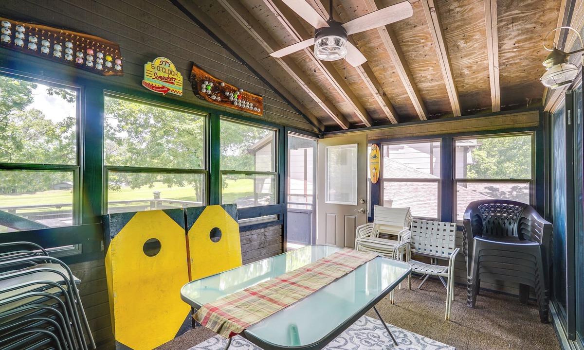 Osage Beach Cottage | 1 Mi to Margaritaville Resort: Cottage w/Fire Pit