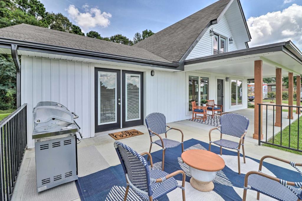 Bismarck House | 1 Mi to Marina and Golf Bismarck Home with Fire Pit!