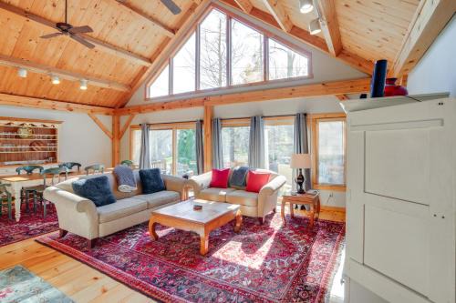 West Dover House | 1 Mi to Mt Snow: 'Luna Stella' Home w/Fireplace