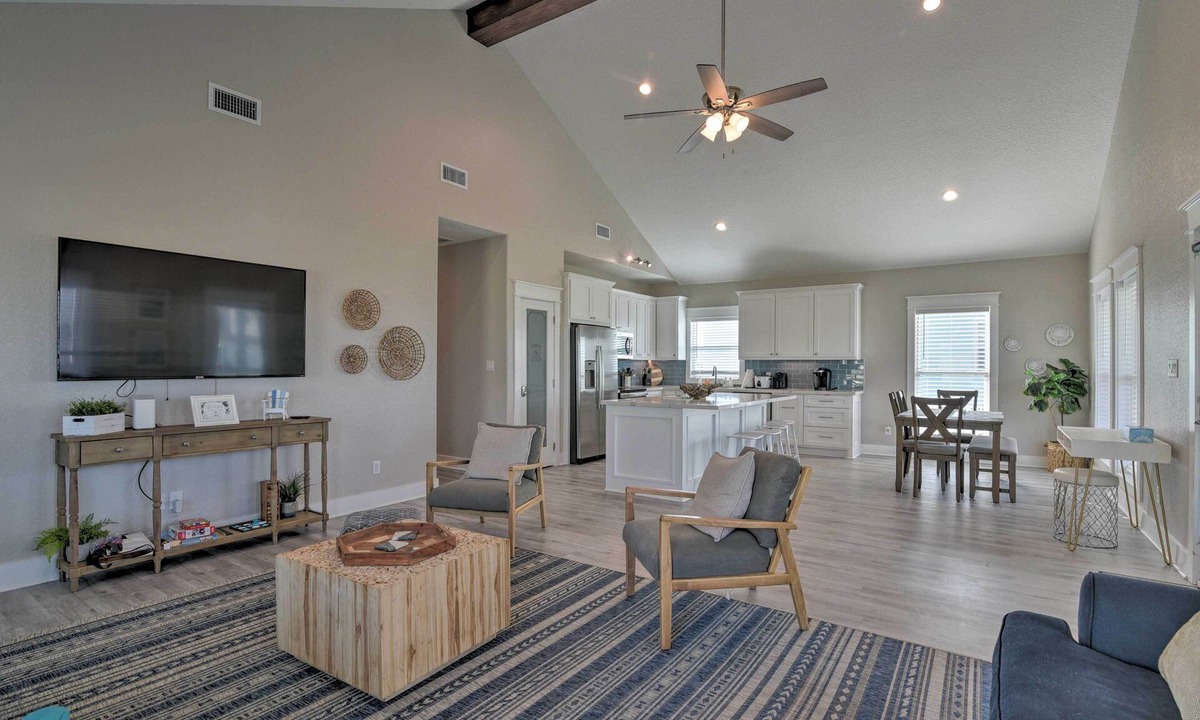 Galveston House | < 1 Mi to Sea Isle Beach: Home w/Pool Access