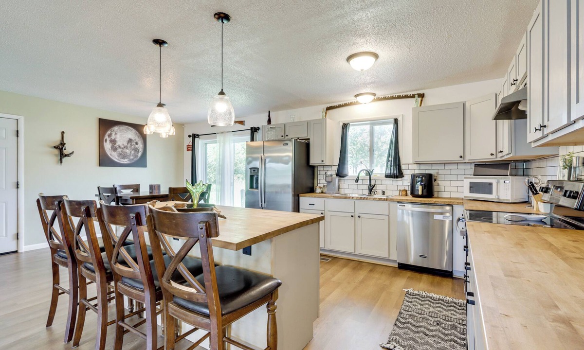 Cassville House | 1 Mi to Shops & Cafes: Updated Cassville Home!