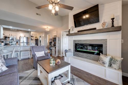 Notch Estates House | 1 Mi to Silver Dollar City: Branson West Condo