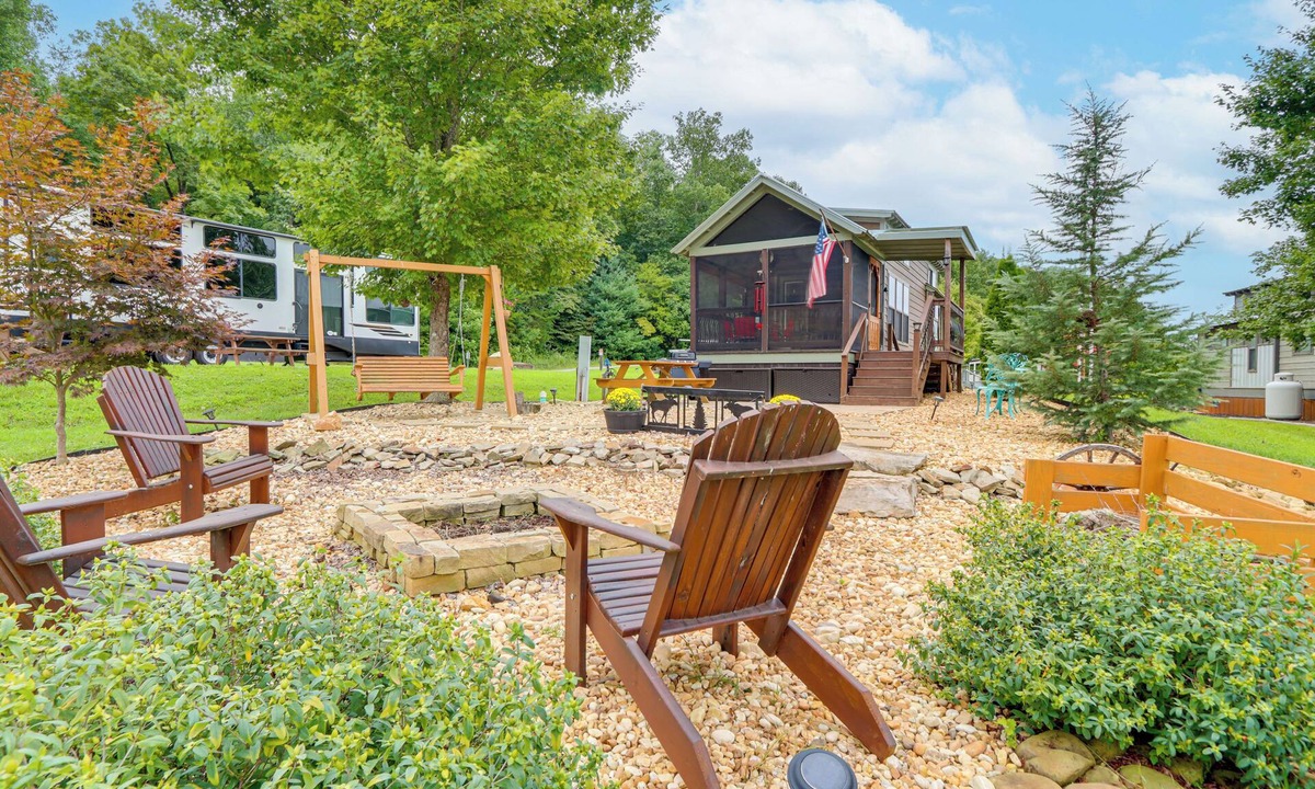 Morganton House | 1 Mi to Tank Town USA: Tiny Home w/Pool Access!