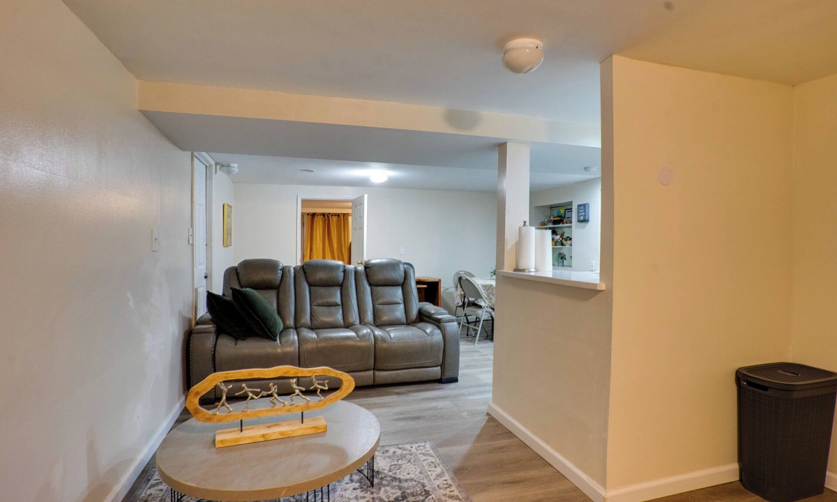 Alden Manor Apartment | 1 Mi to UBS Arena! Pet-Friendly Elmont Apartment