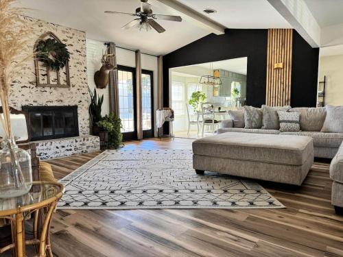 Ponca City House | 1 mile From Food Shops 10 mi to Kaw Lake