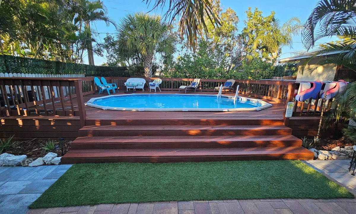 Sarasota House | 1 mile to Siesta Key! Early Bird Special & Low Wkly Rates! Heated Pool! BBQ