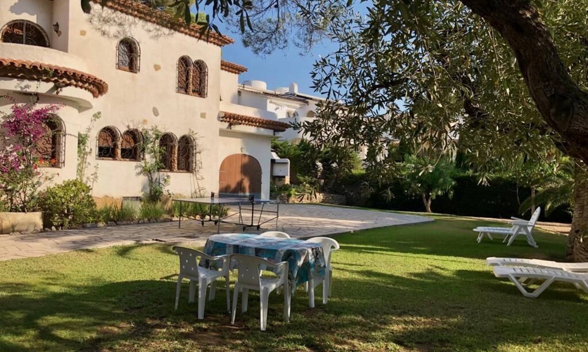 Miami Platja Villa | 1 minute to the beach! Family-sized Garden and BBQ