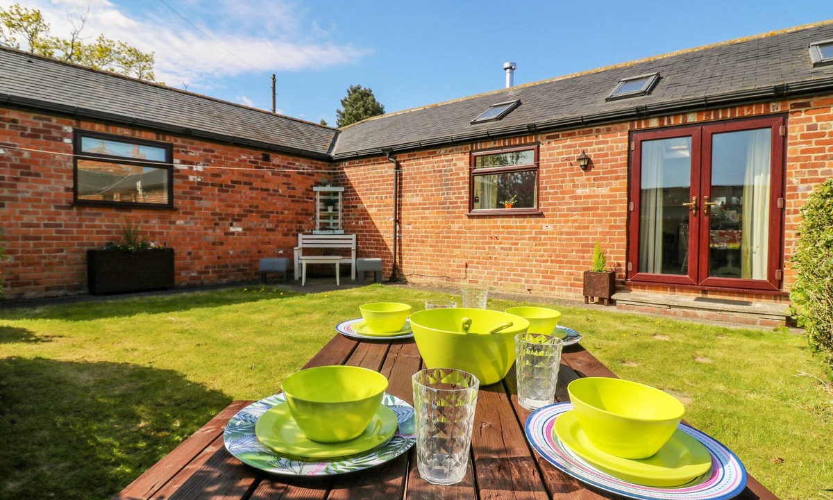 Ryther Cottage | 1 Pines Farm Cottages