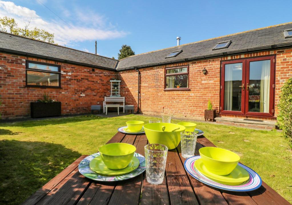 Ryther House | 1 Pines Farm Cottages