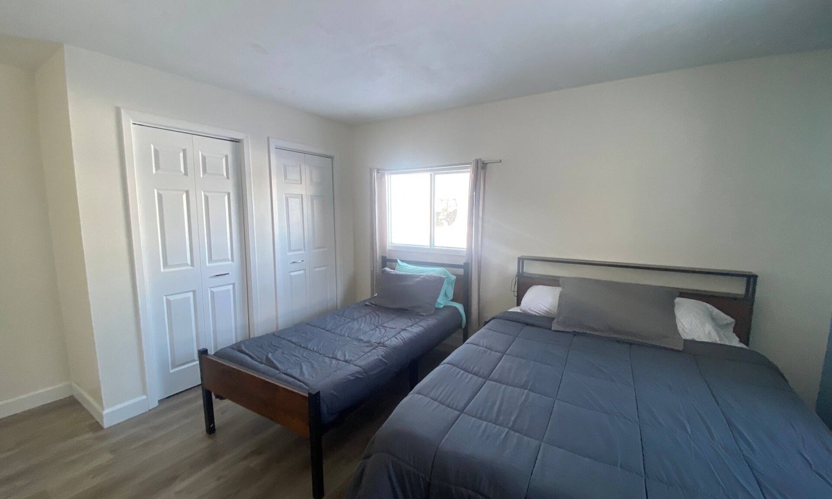 Bruce Mines House | 1 Queen & 1 Twin Bed