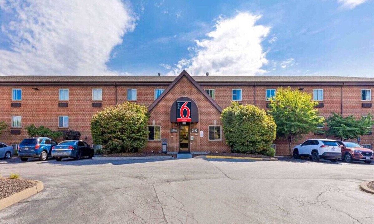 Maryland Heights Apartment | 1 Queen Bed | Non-Smoking, Kitchen, Sofa-Bed