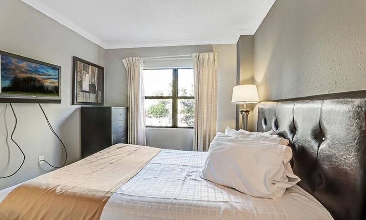 Southwest Orlando Condo | #1 Resort style living! Close to ALL attractions-UNIVERSAL,DISNEY, SEA WORLD!