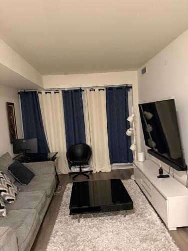 Vaughan Apartment | 1 Room in a 2bedroom in a Modern City Condo