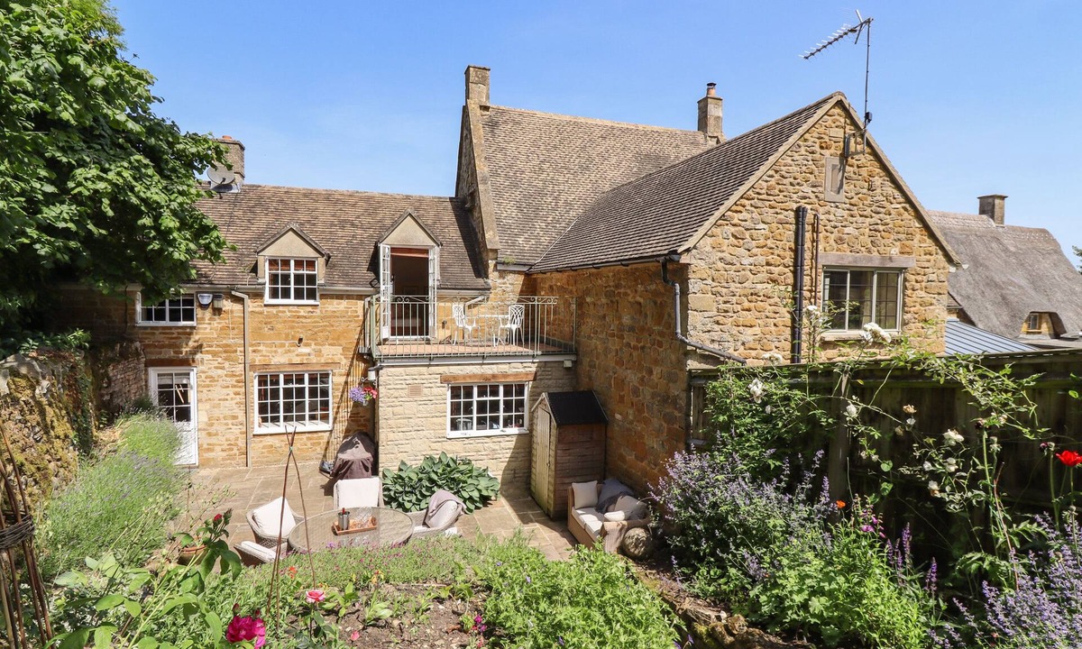 Moreton-in-Marsh Cottage | 1 The Lane