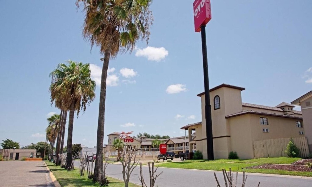 McAllen Hotel | 1 Unit 2 Bedroom Suite Family Friendly Getaway with Pool & Pets Welcome