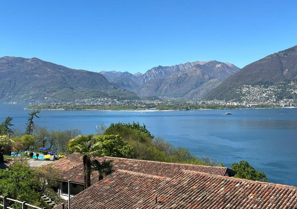 Vira Apartment | 1 Zimmer Apartment mit Seesicht und Pool