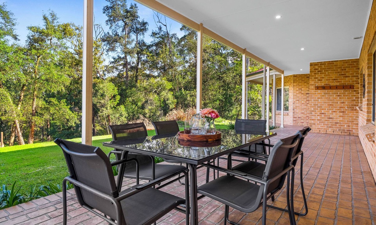 Blaxlands Ridge House | 10 acre country home