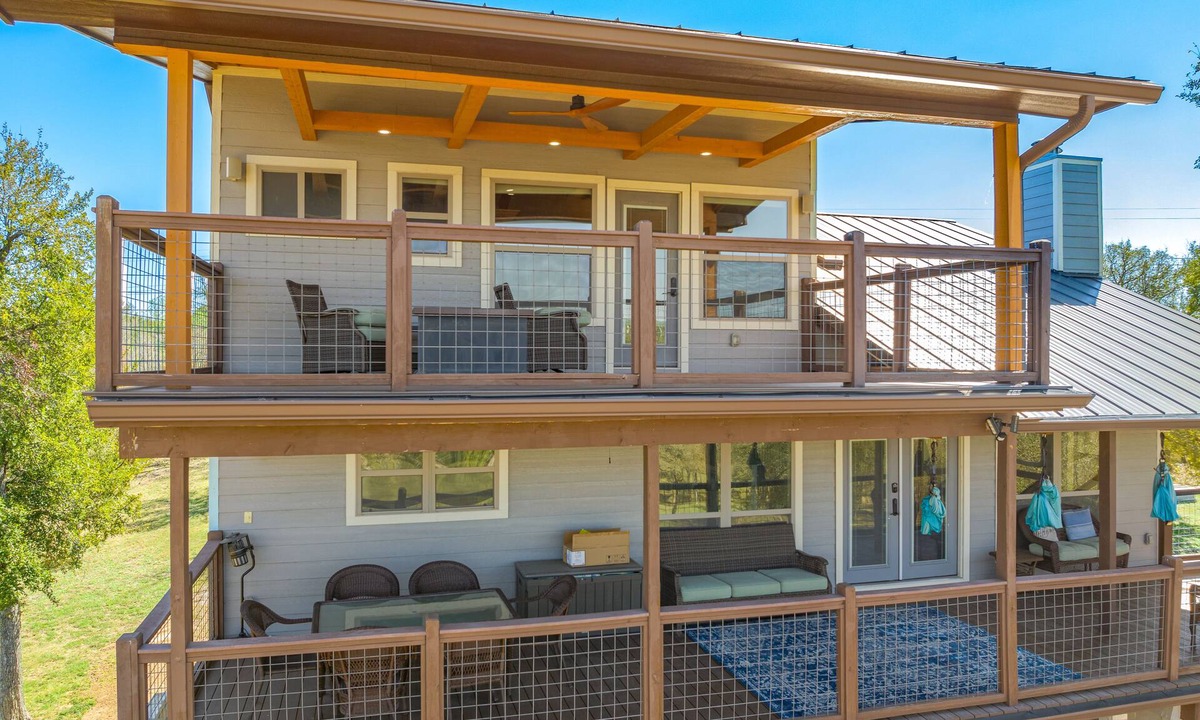 Del Valle House | 10 acre property 4 miles from Circuit of the Americas
