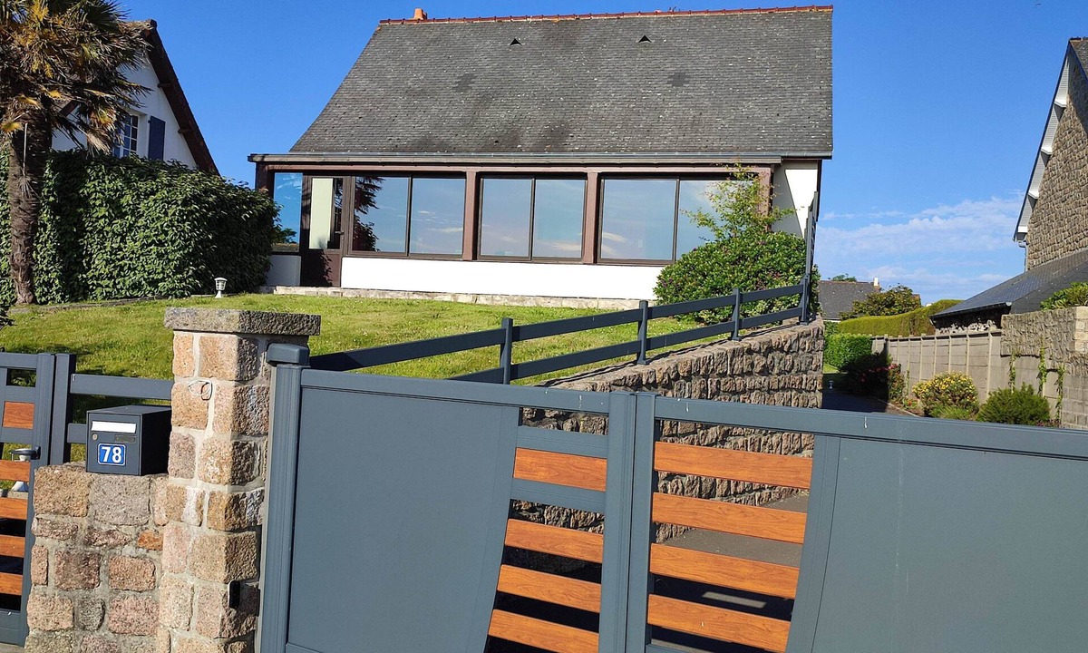 Barfleur House | 10 bed cottage