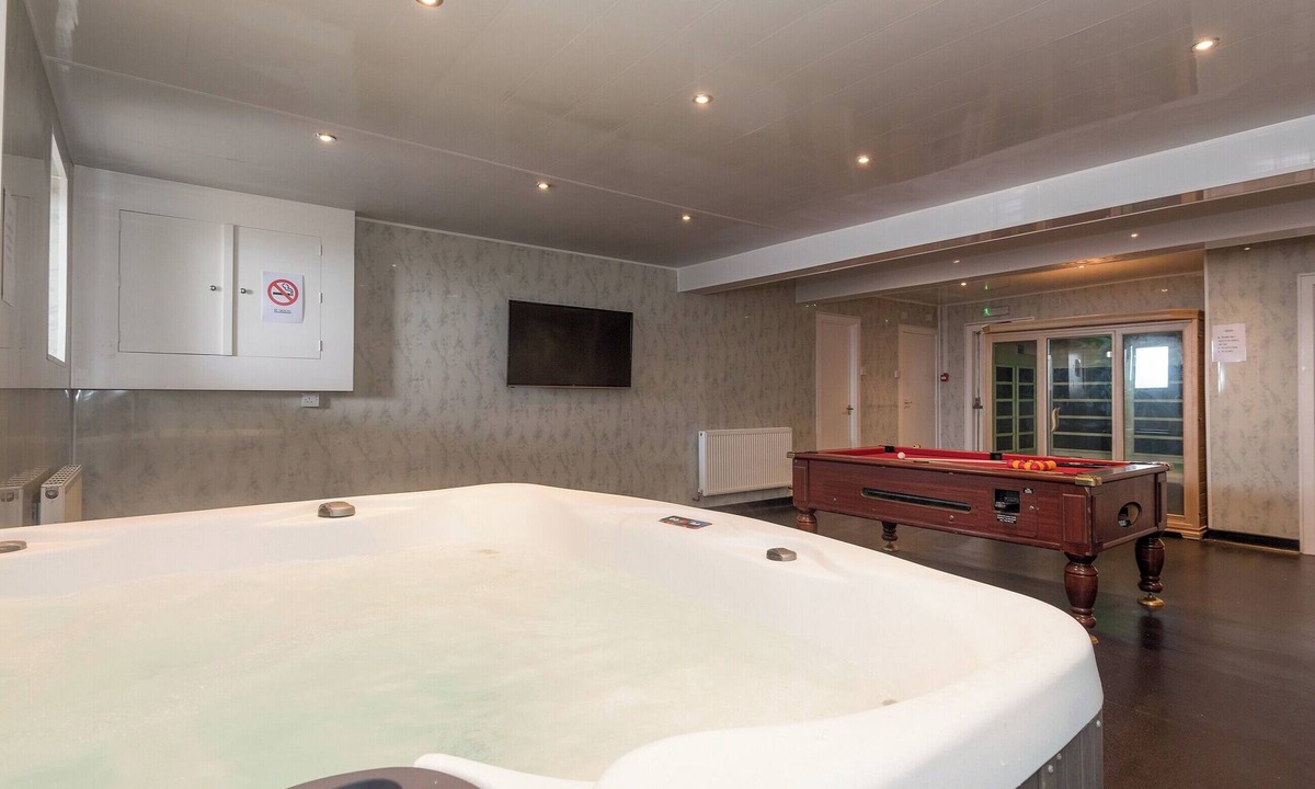 North Shore Cottage | 10 bedroom accommodation in Blackpool