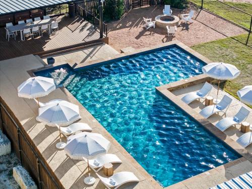 Dripping Springs House | 10 Bedroom - Pool - Hot tub - Pickleball - Firepit